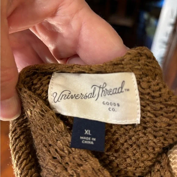 Universal Thread - Picture 4 of 4